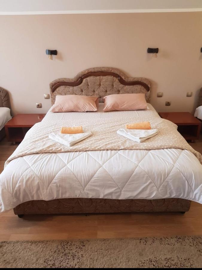 Guest House Vila Bor Нови-Сад Экстерьер фото